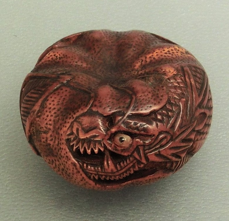 Dragon in Tachibana   Netsuke